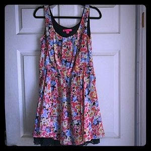 Fun flirty floral Betsey Johnson summer dress